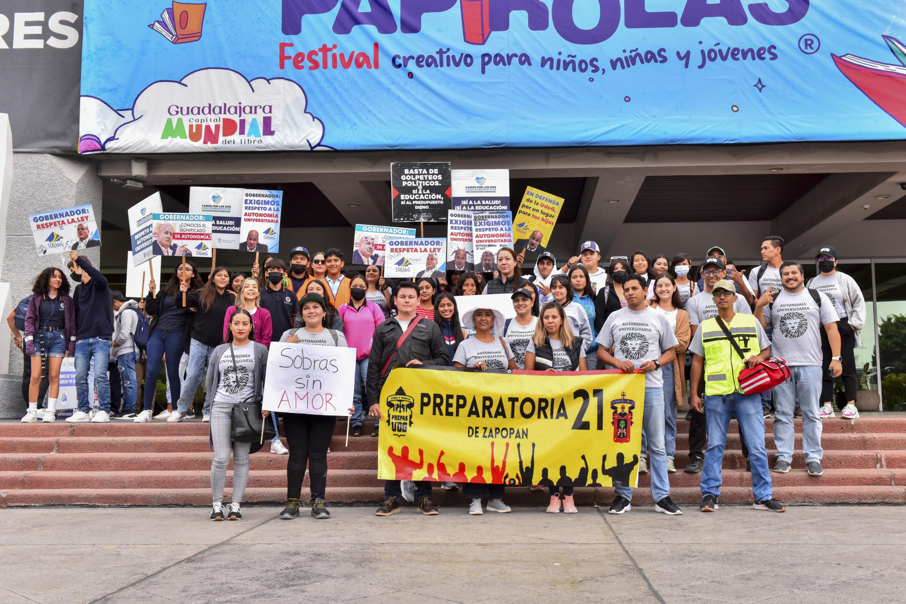 Participantes en contingente caminata por la autonomía Caminata por la Autonomía, la Educación y la Salud