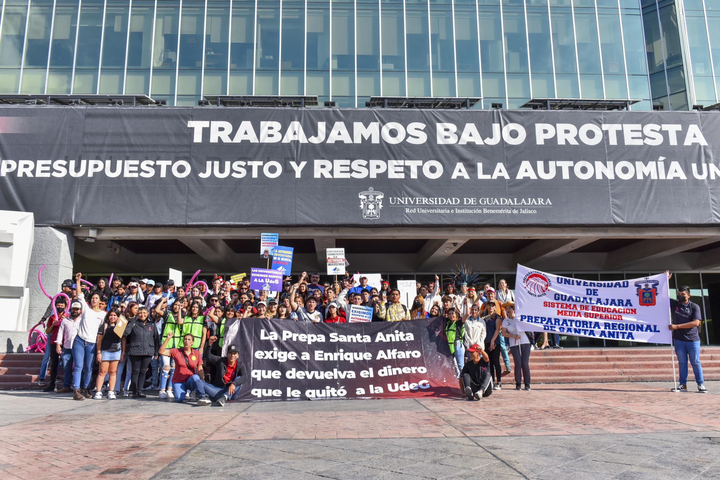 Participantes en contingente caminata por la autonomía Caminata por la Autonomía, la Educación y la Salud