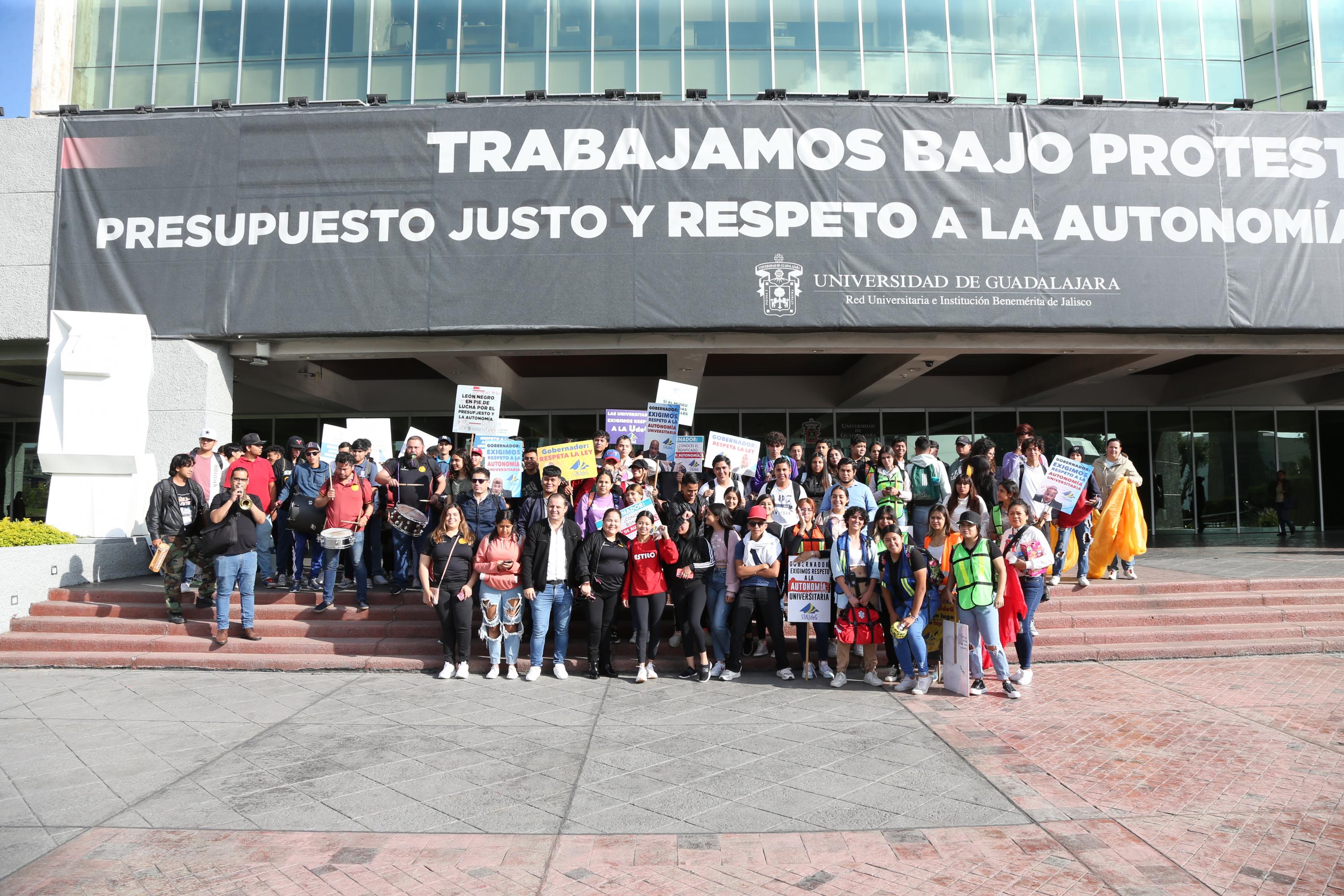Participantes en contingente caminata por la autonomía Caminata por la Autonomía, la Educación y la Salud