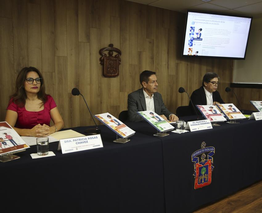 Autoridades del evento en rueda de prensa