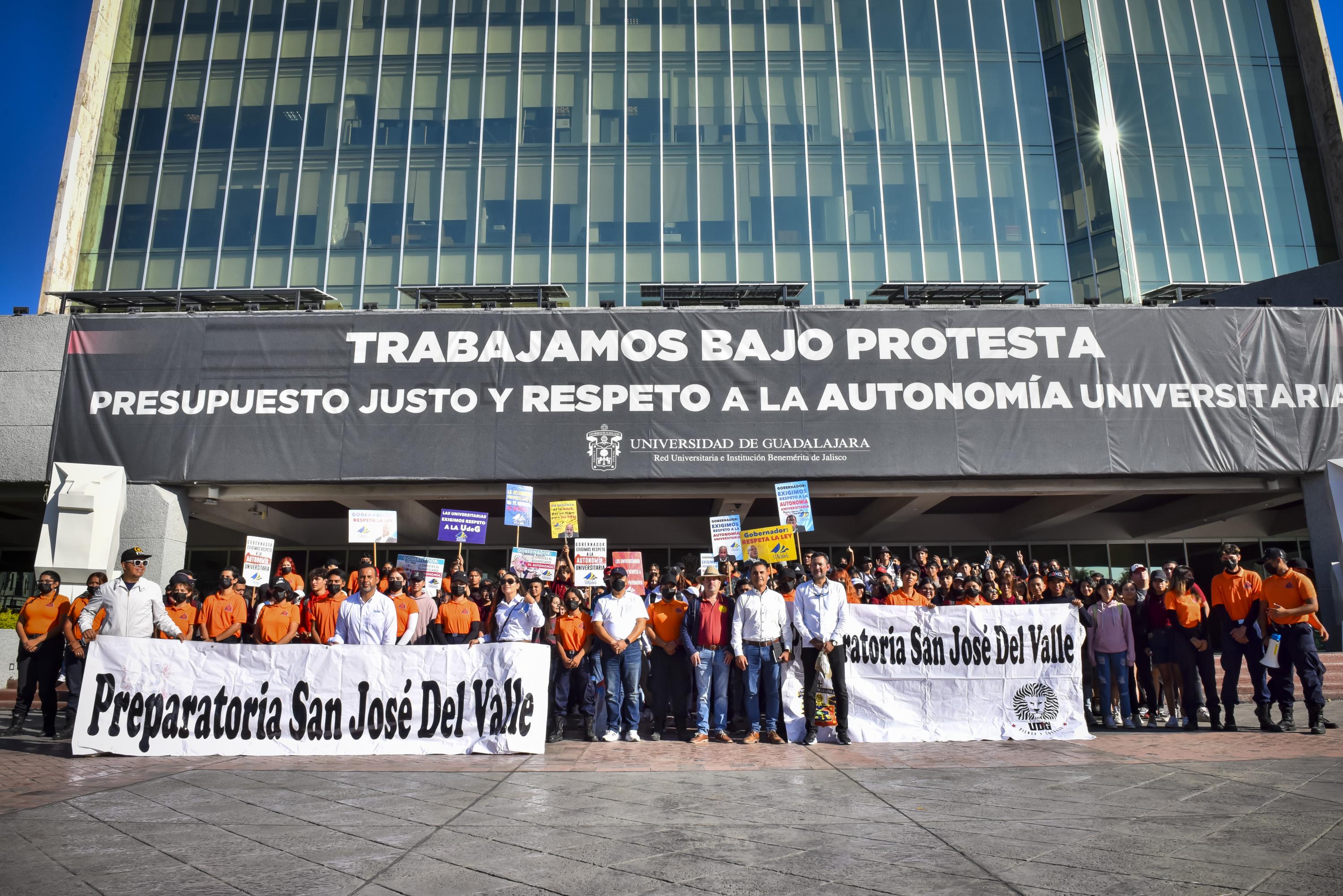 Participantes en contingente caminata por la autonomía Caminata por la Autonomía, la Educación y la Salud
