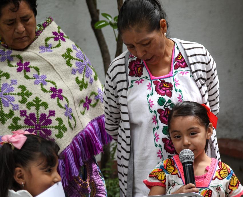 Mujeres y niñas Indígenas participantes en el evento