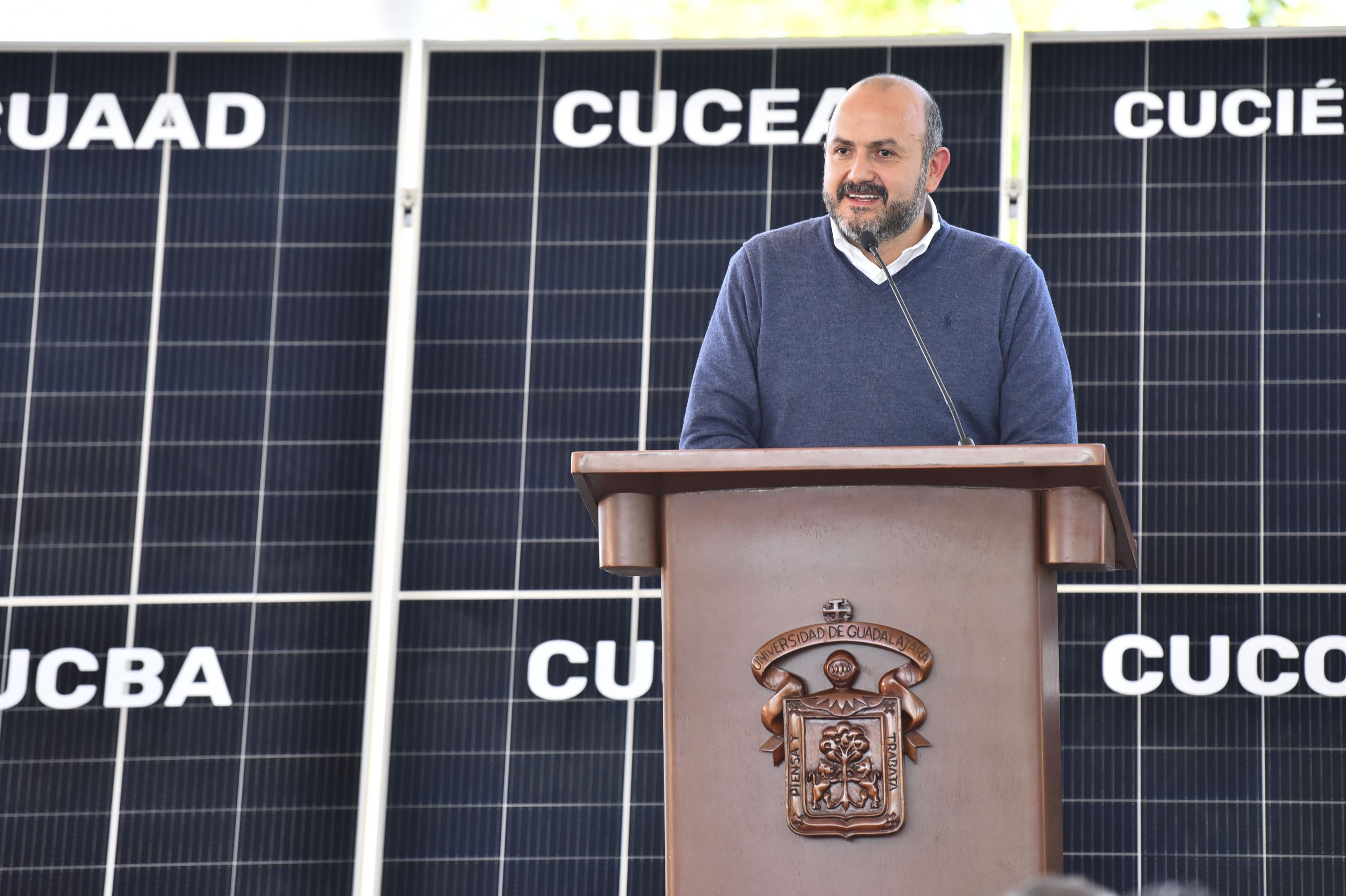 doctor Ricardo Villanueva Lomelí rector general de la Universidad de Guadalajara