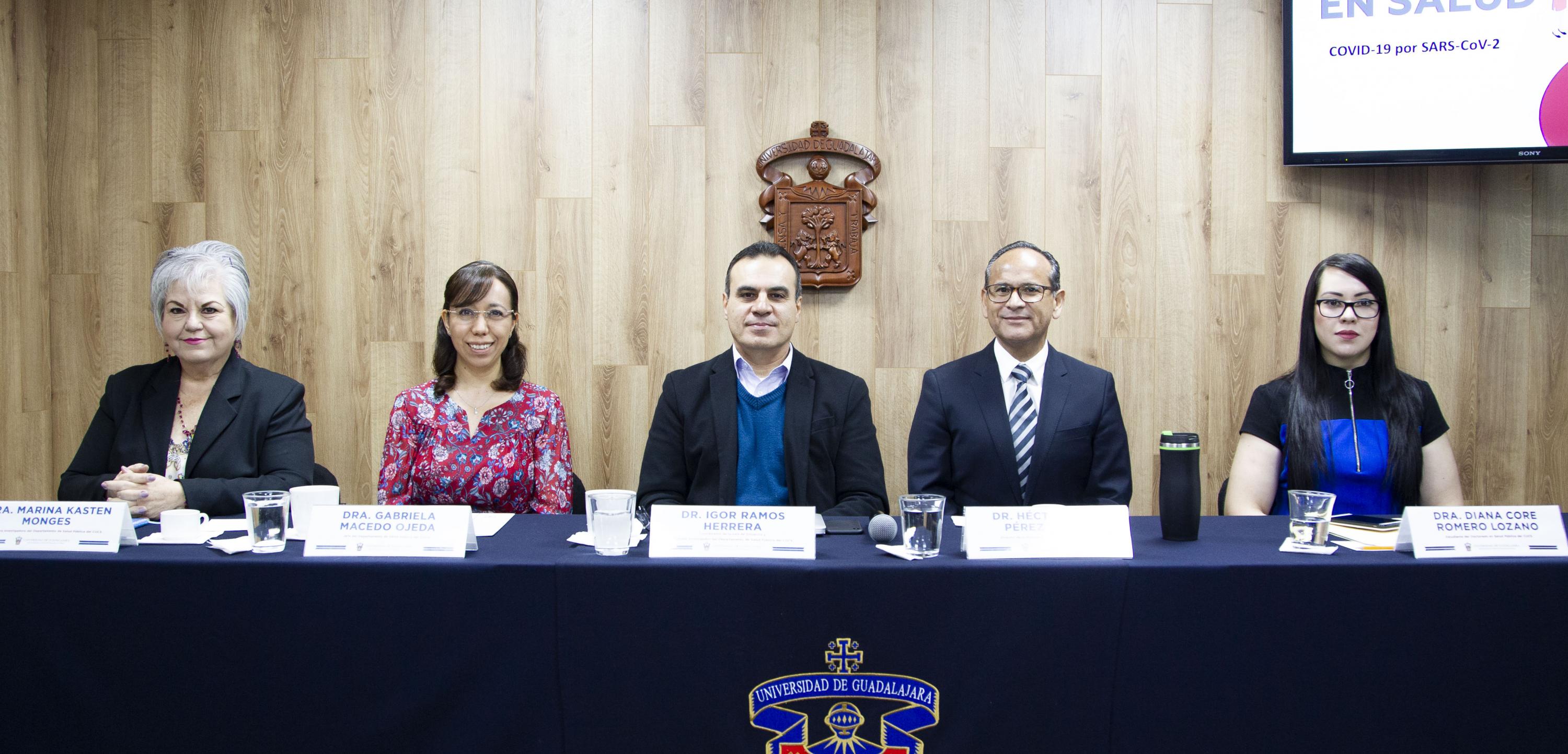 Integrantes mesa en rueda de prensa
