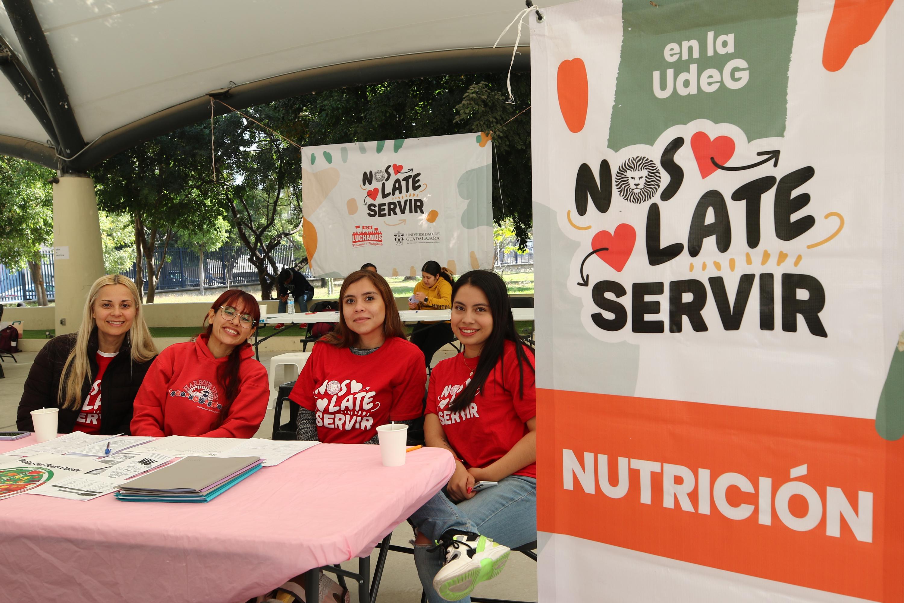 Brigada que participan en actividad atiende pacientes