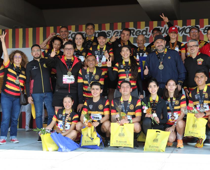 corredores en séptima Carrera Leones Negros