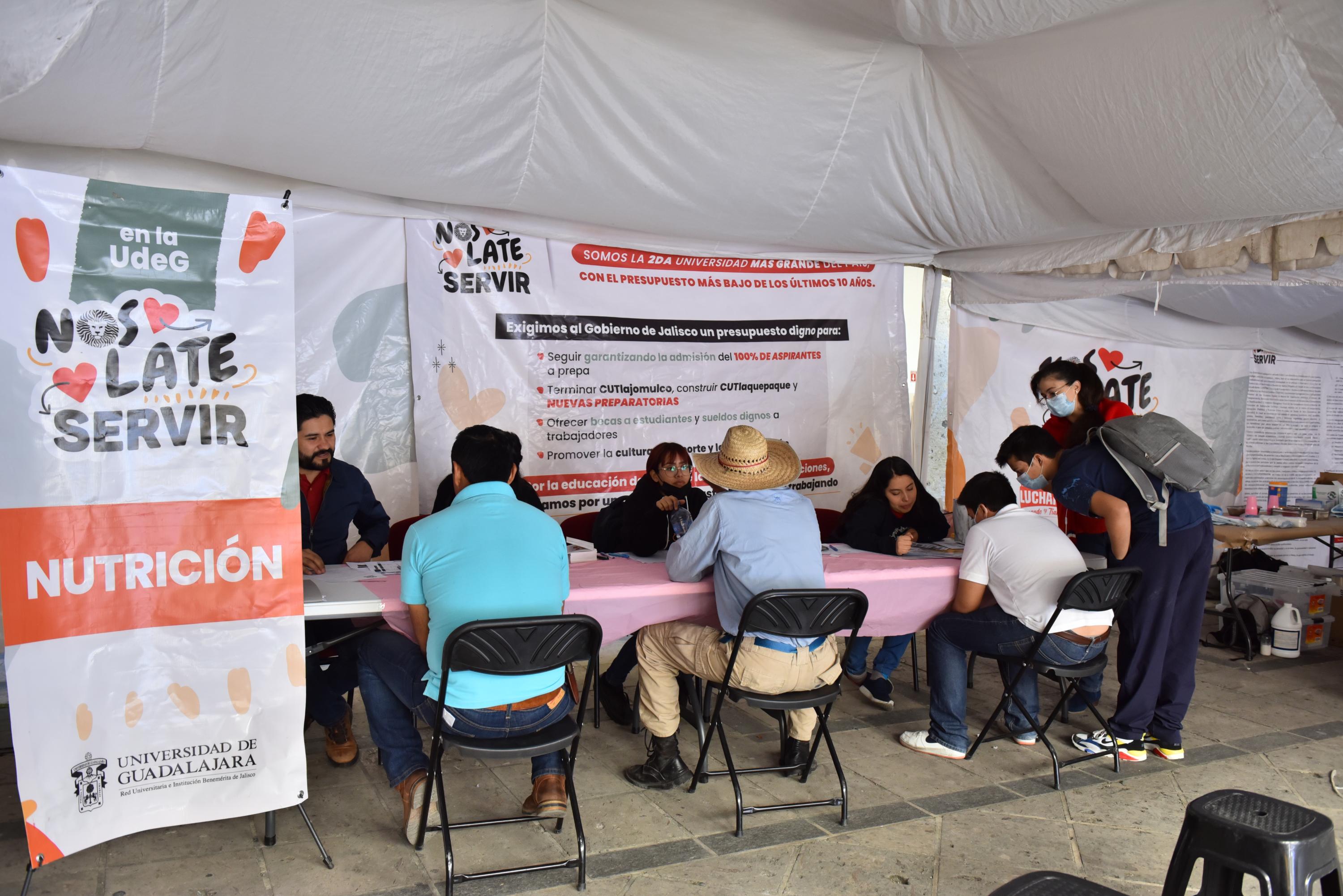 Brigada que participan en actividad atiende pacientes