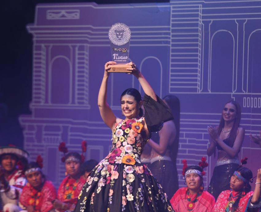 Yesi González primer lugar en concurso Rugido U D G