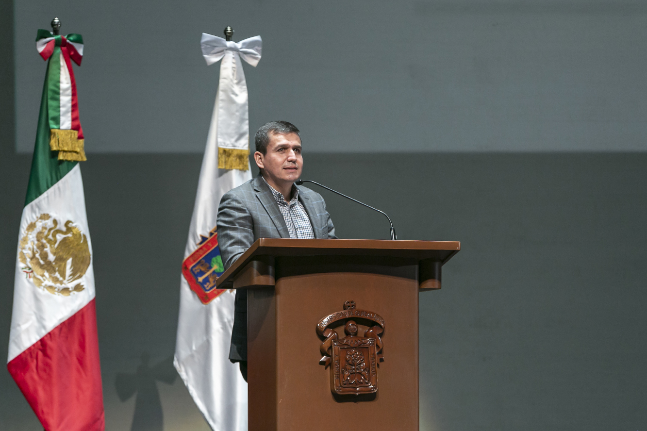 Maestro César Barba Delgadillo
