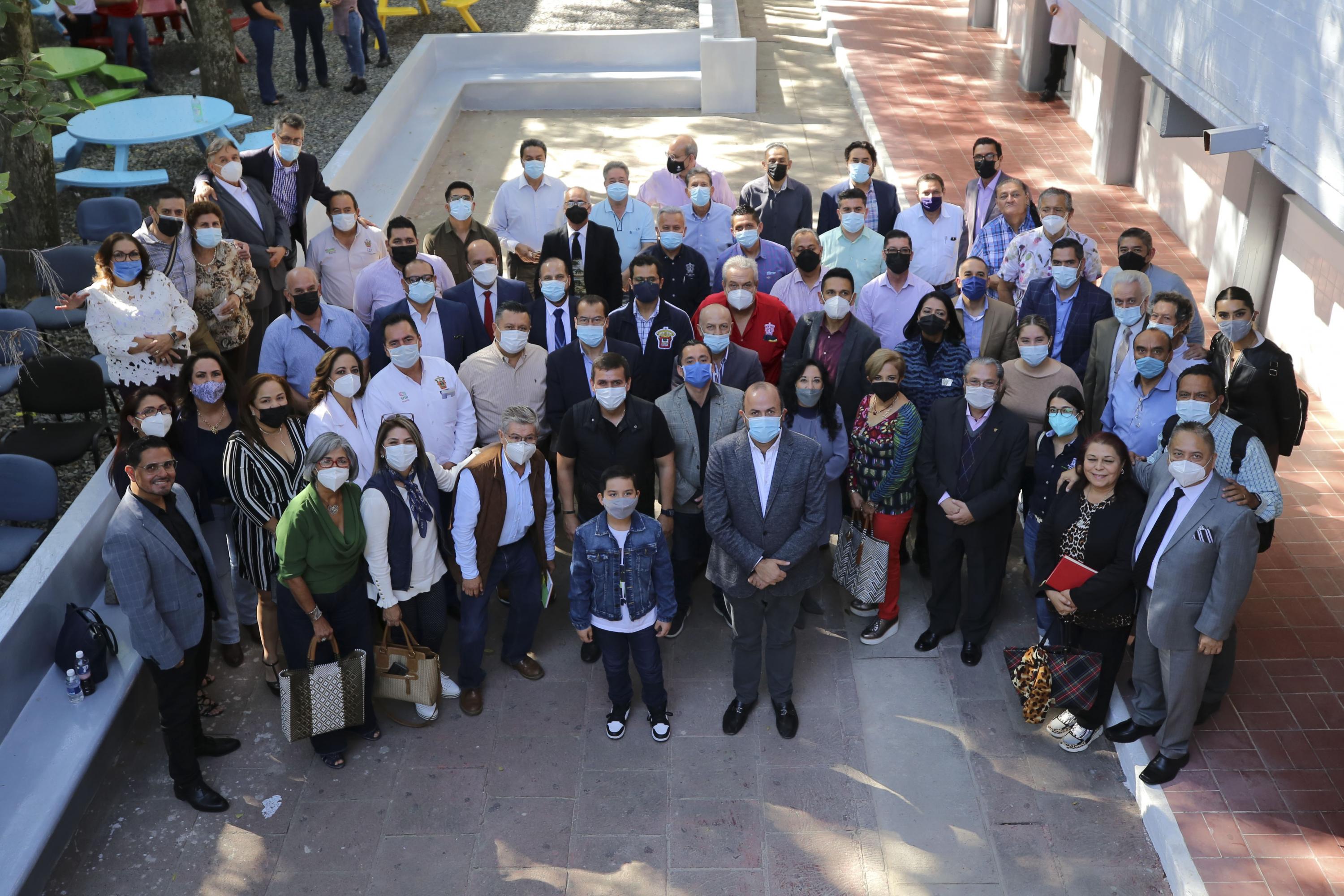 Grupo de personas participantes del evento