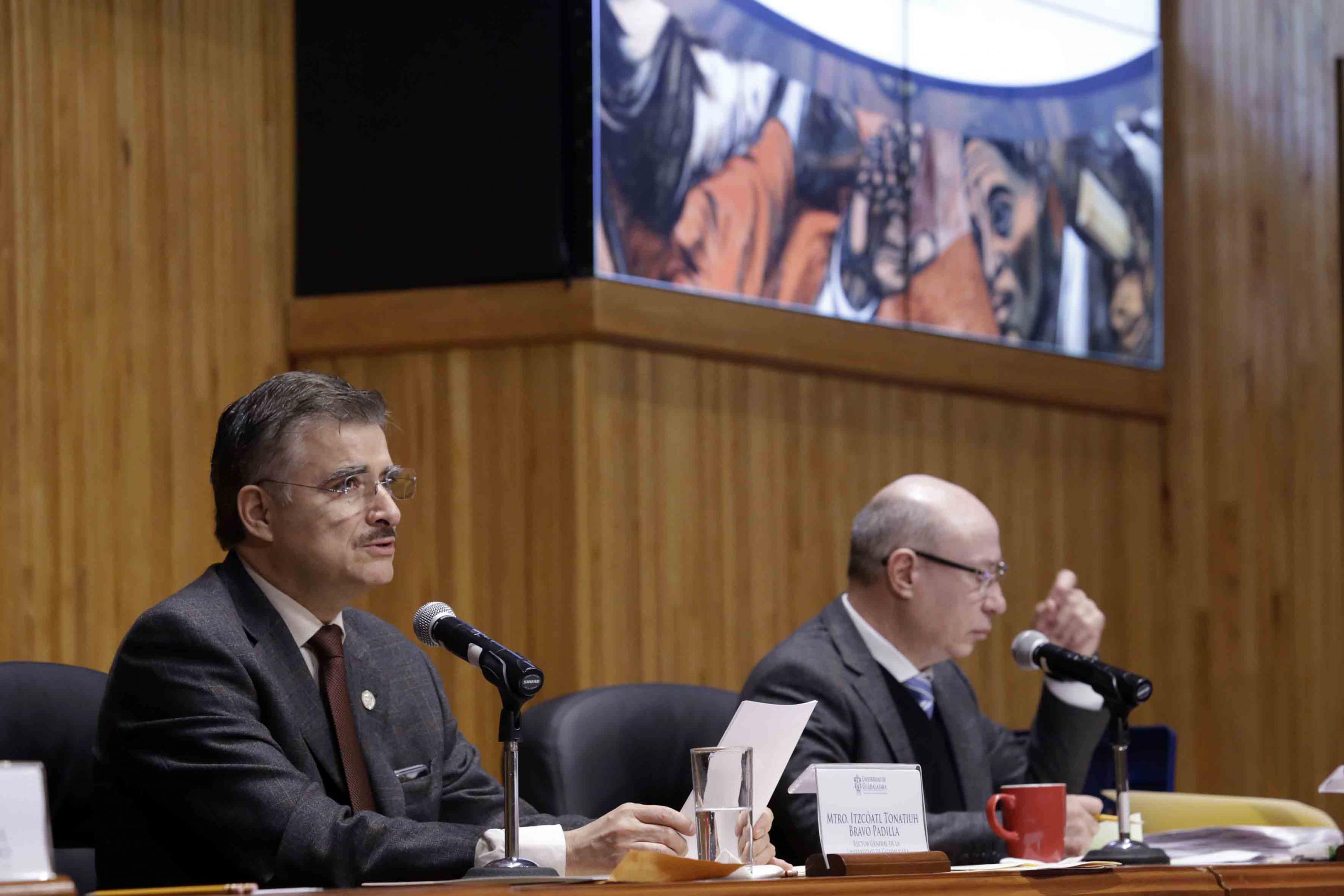 Autoridades de la UdeG en presidium