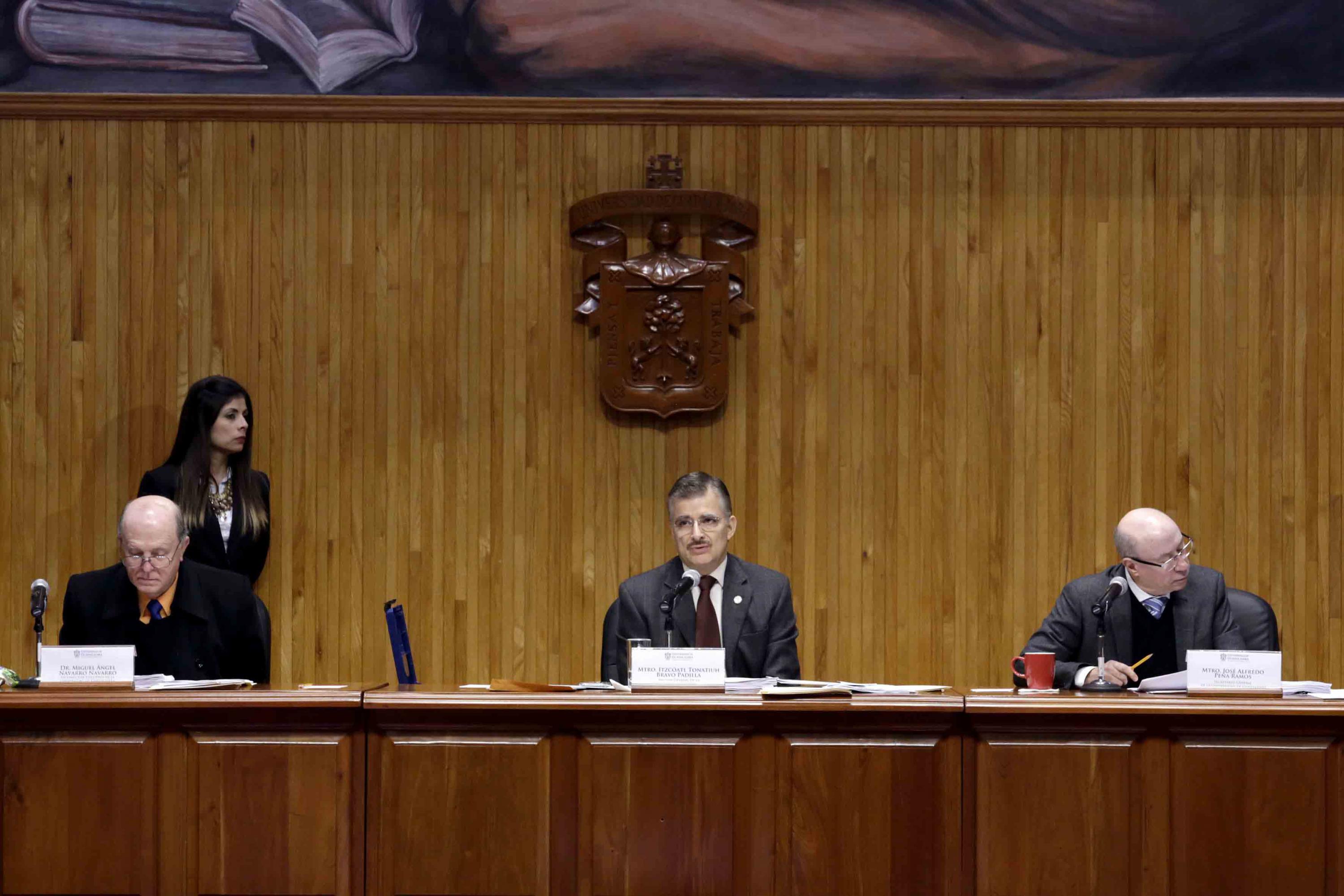 Autoridades de la UdeG en presidium
