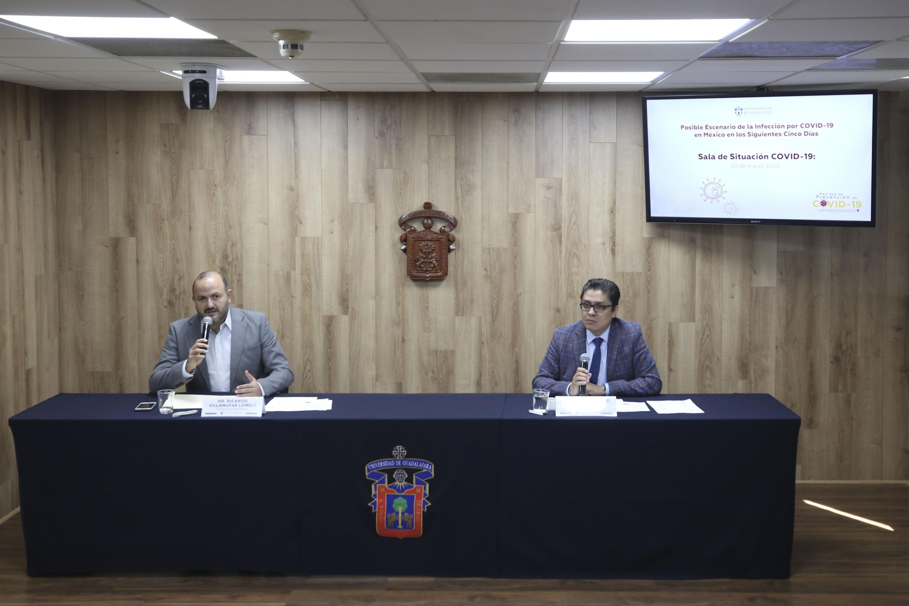 Autoridades de la u de g en rueda de prensa