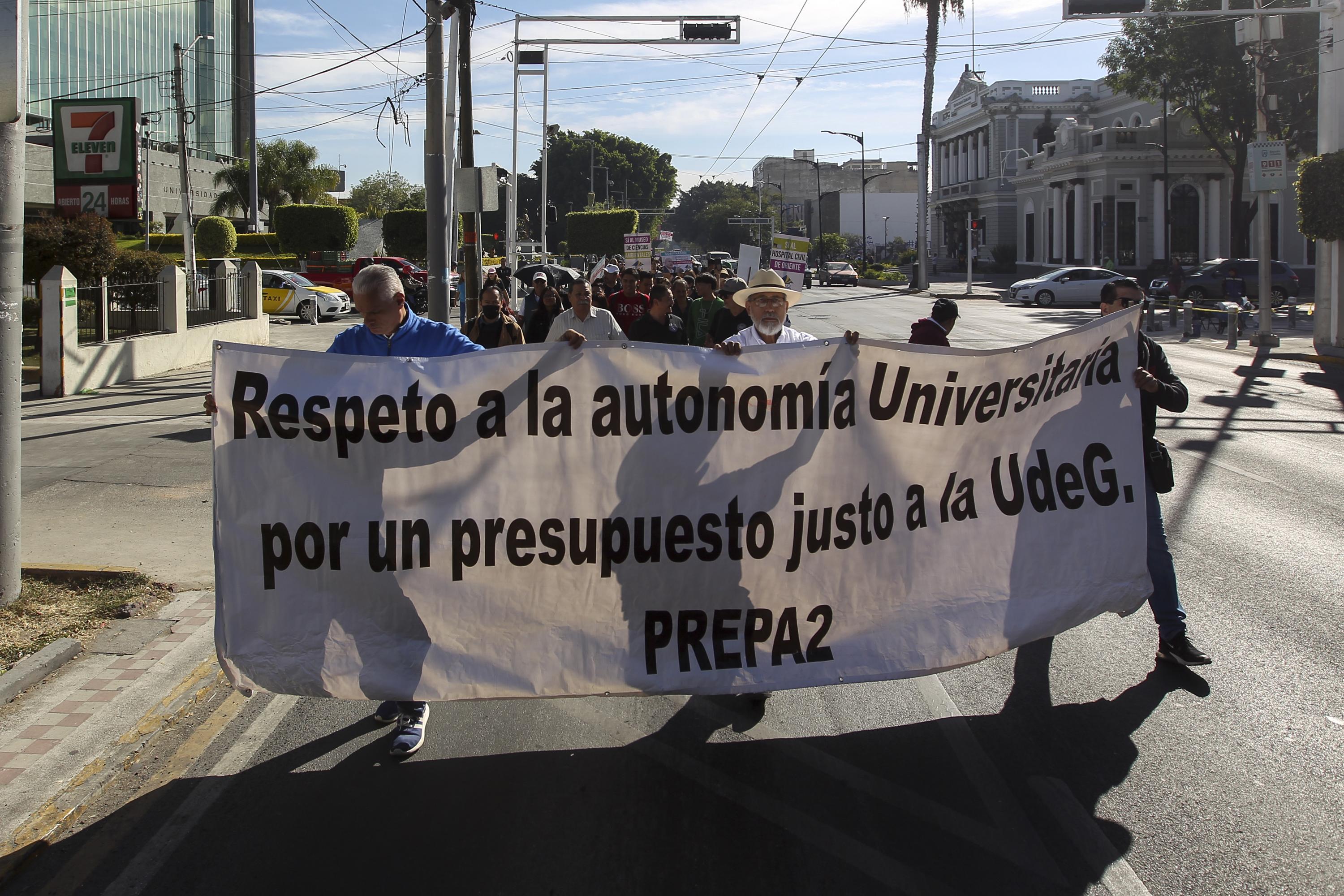 Participantes en contingente caminata por la autonomía Caminata por la Autonomía, la Educación y la Salud