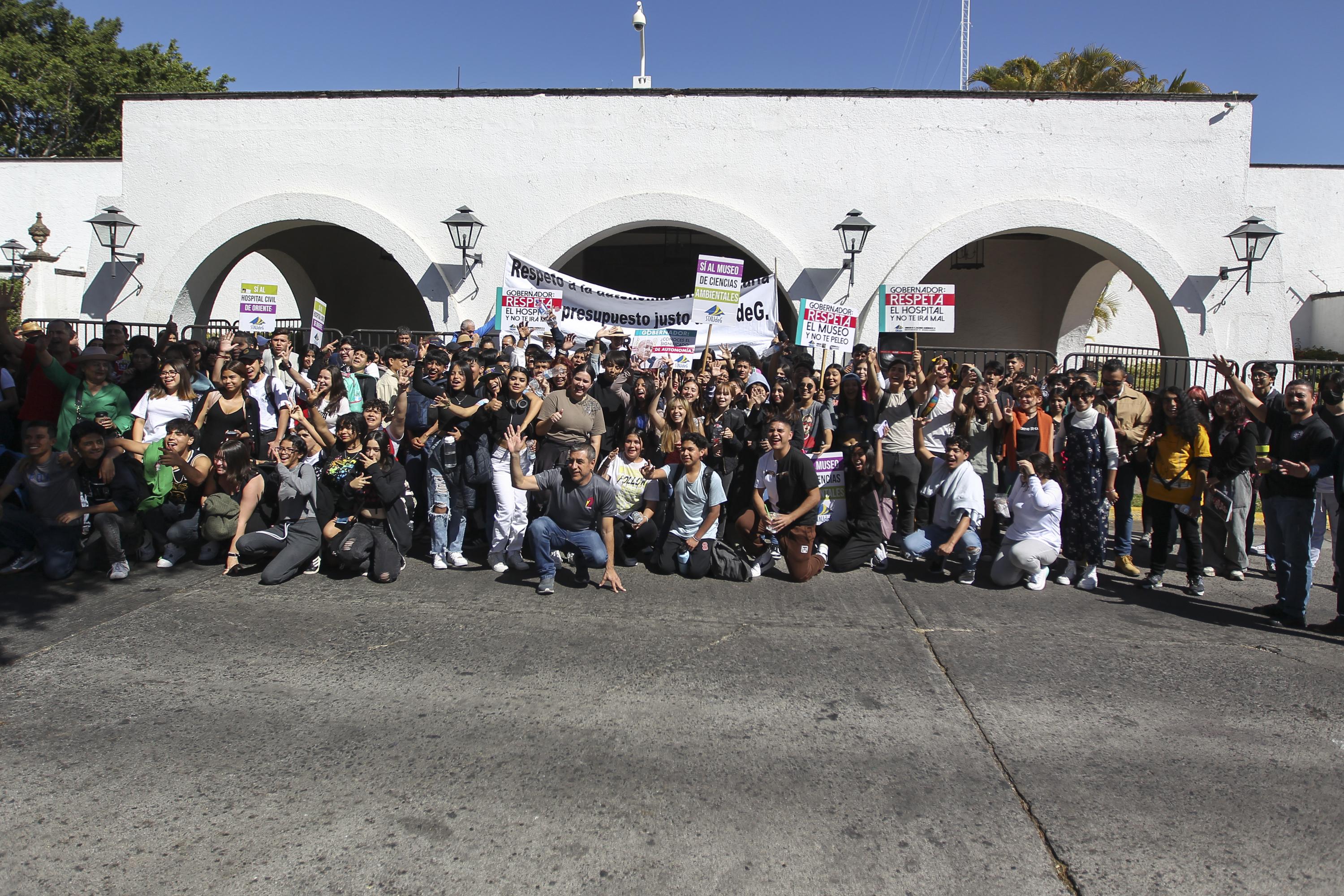 Participantes en contingente caminata por la autonomía Caminata por la Autonomía, la Educación y la Salud