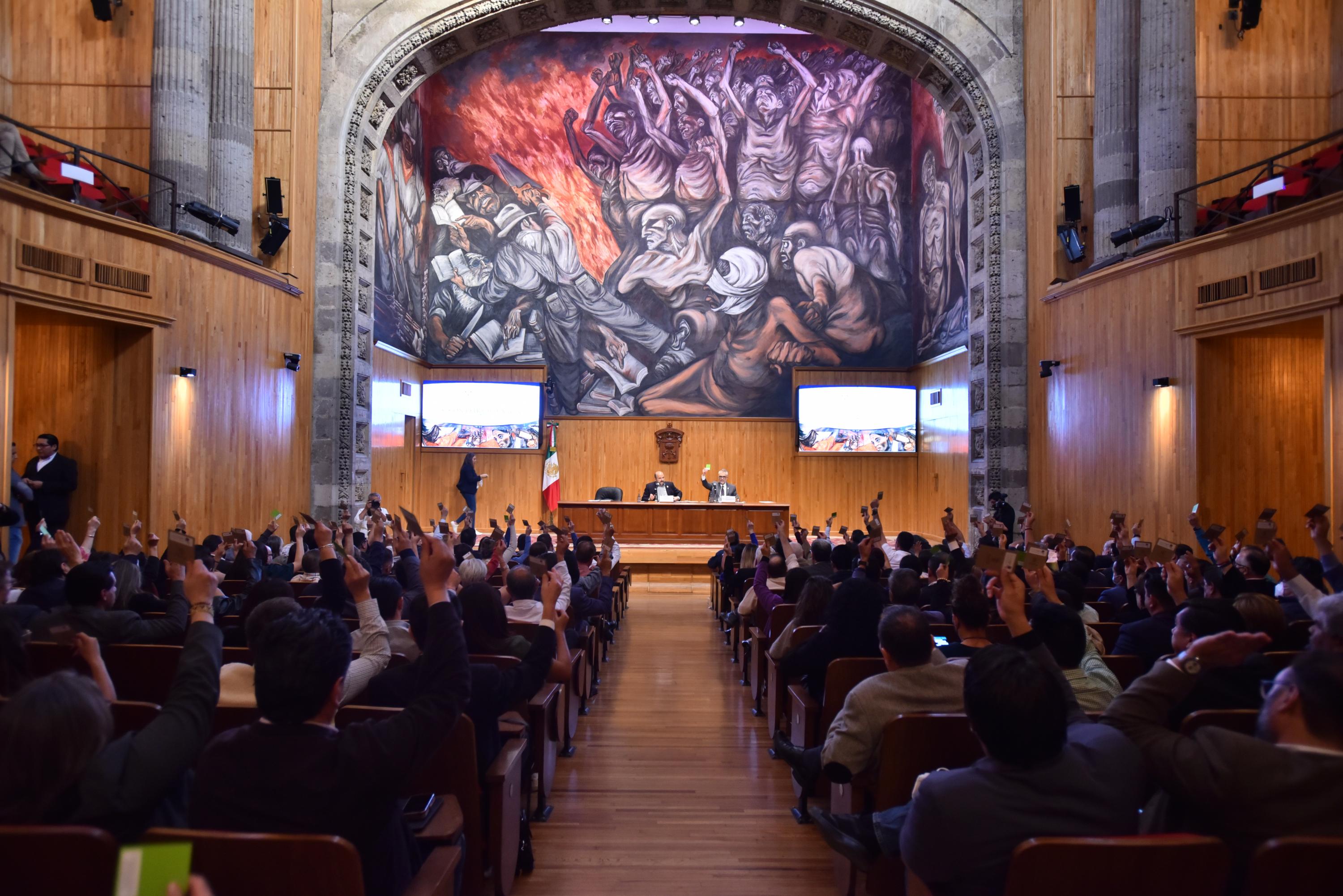Integrantes del Consejo General Universitario en sesión