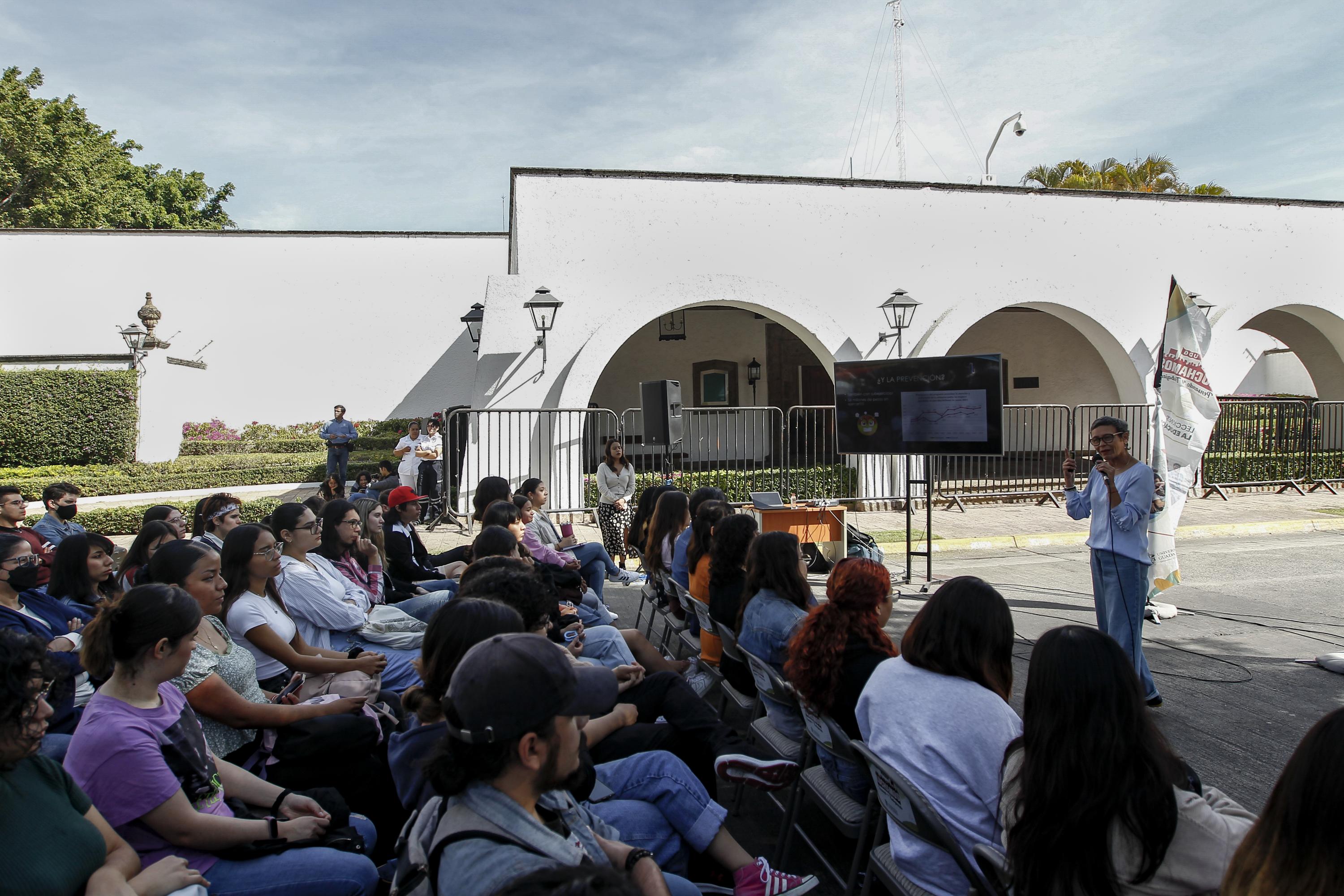 Participantes de cucs en master class en apoyo por la Autonomía, la Educación y la Salud universitaria