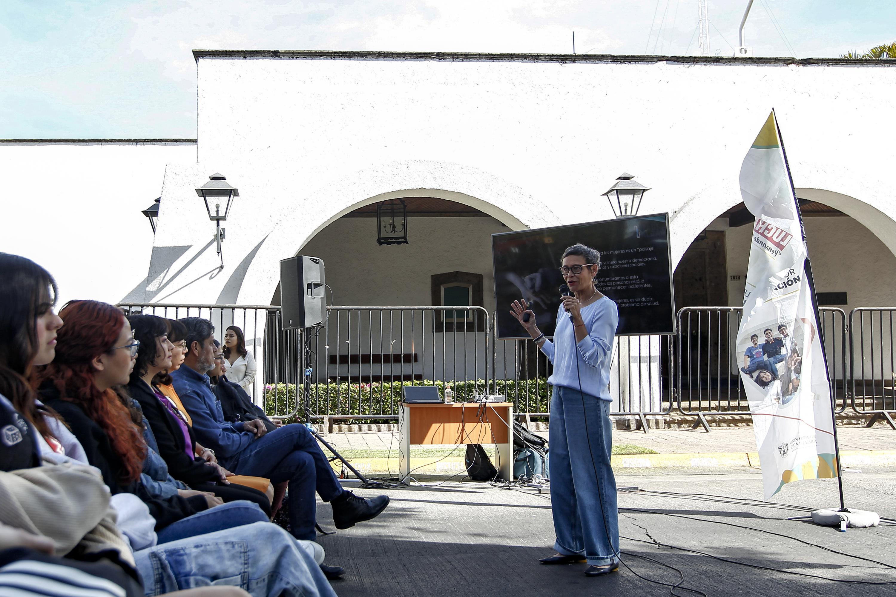 Participantes de cucs en master class en apoyo por la Autonomía, la Educación y la Salud universitaria