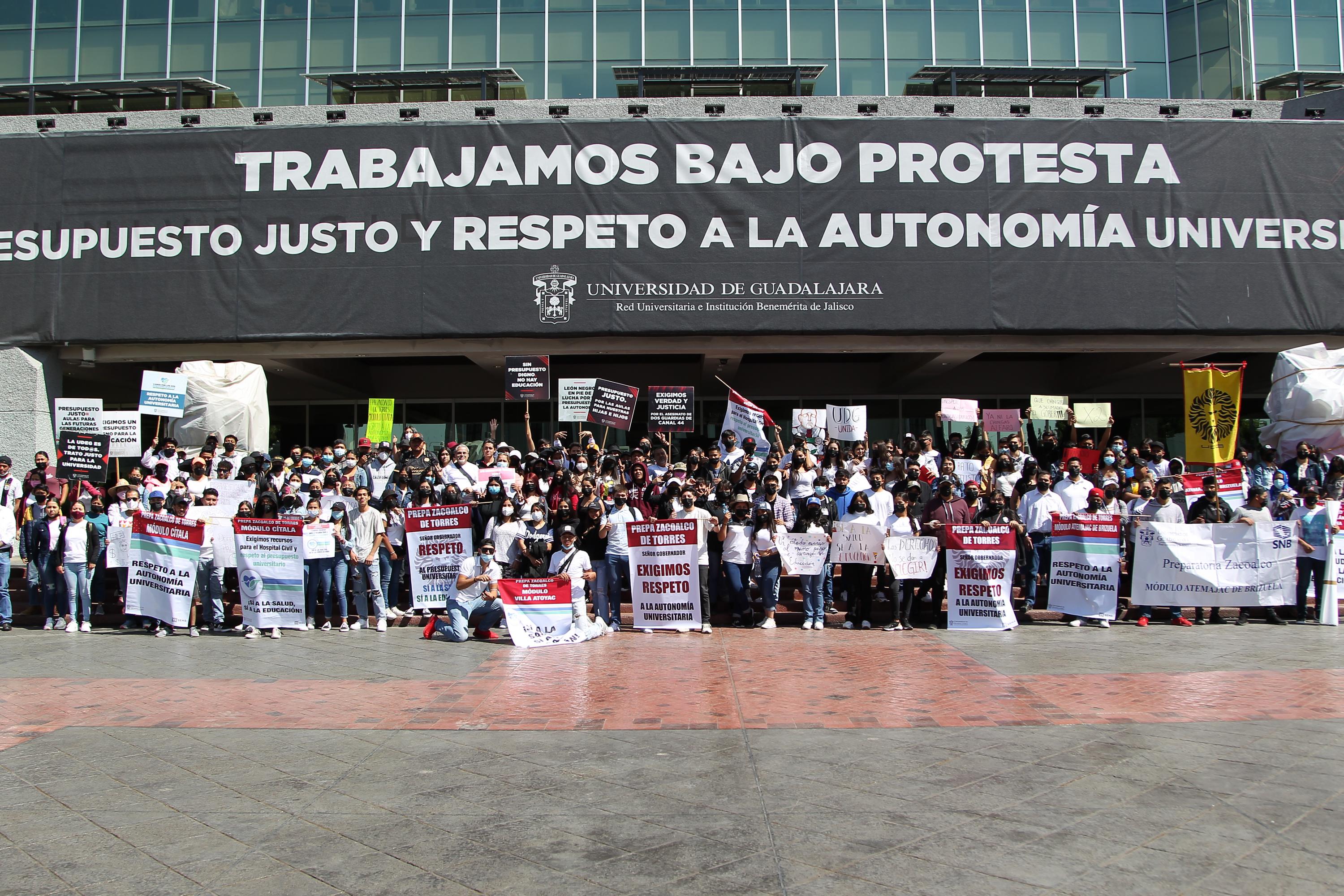 Participantes en contingente caminata por la autonomía Caminata por la Autonomía, la Educación y la Salud