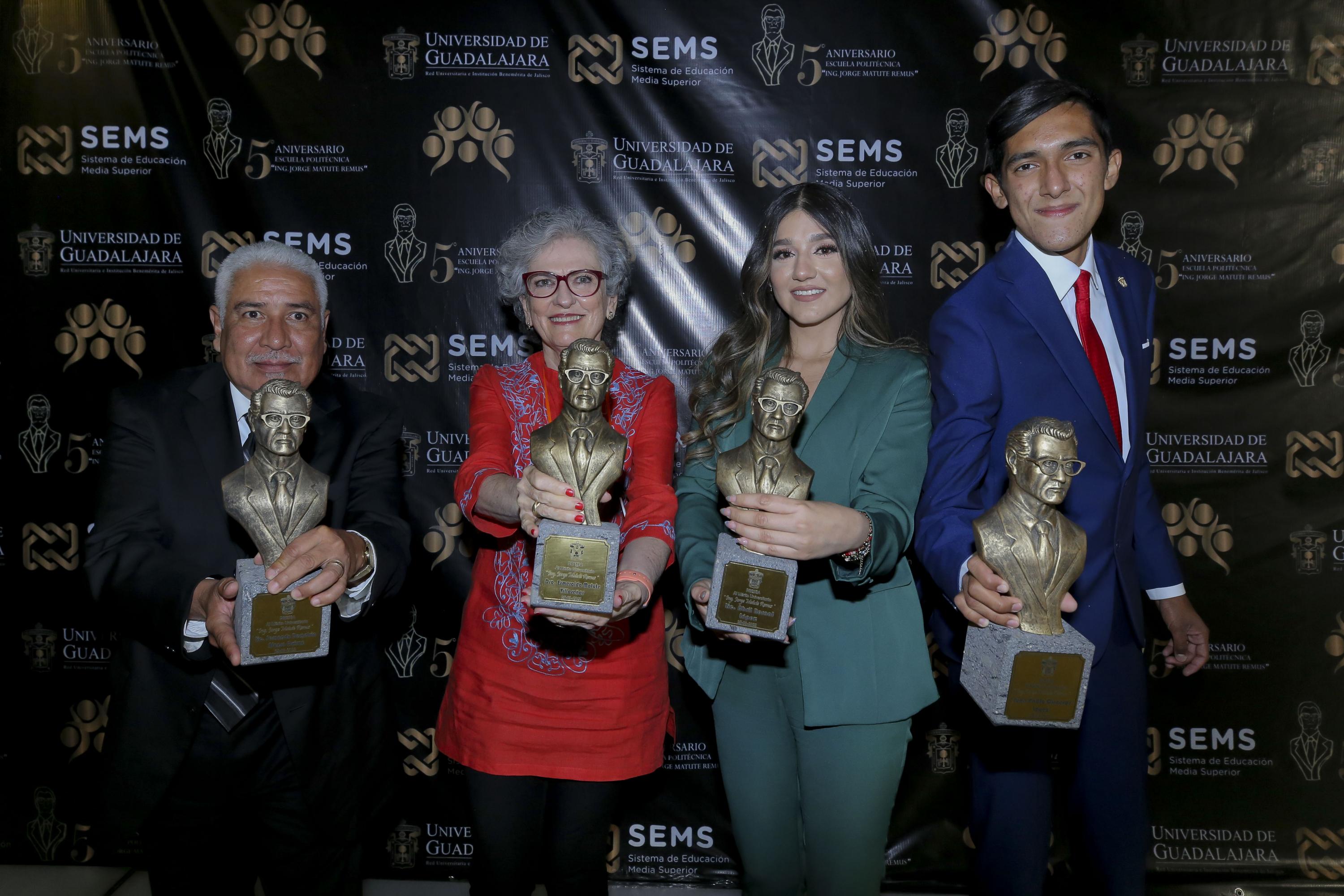 homenajeados con su galardón