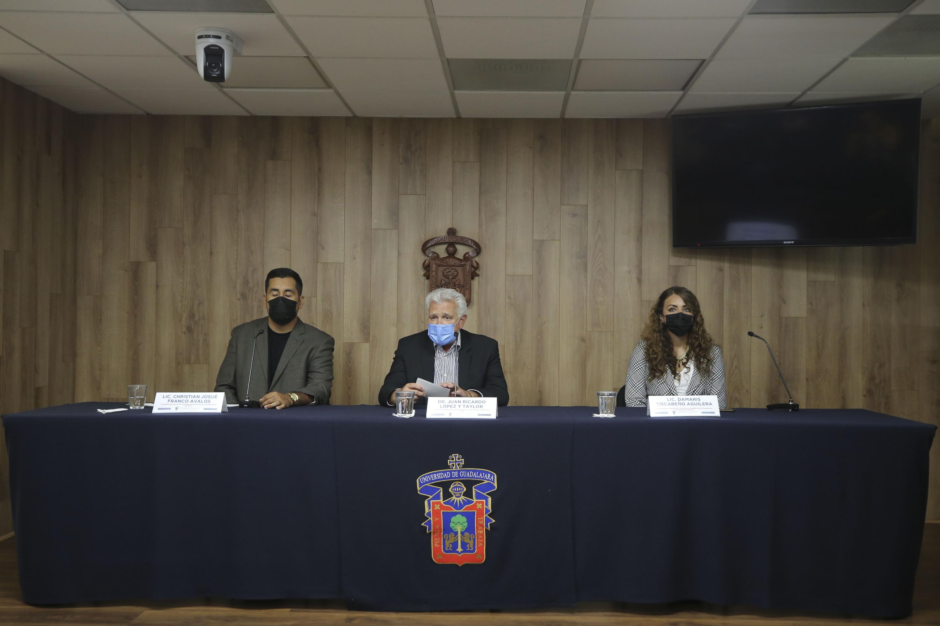 Autoridades del evento en rueda de prensa
