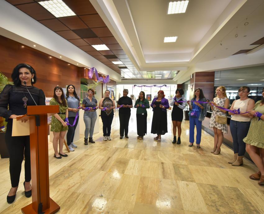 Grupo de mujeres en evento