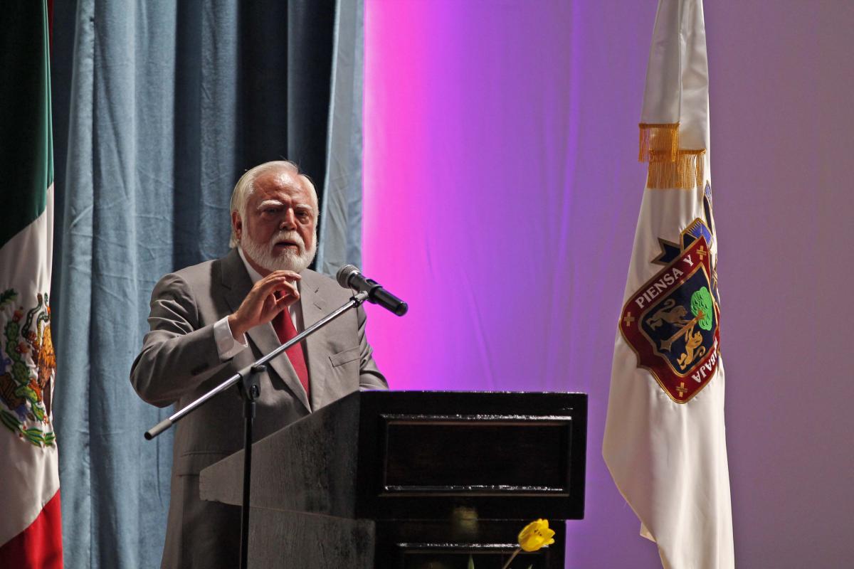 Toma de protesta de Francisco Acosta como director de la Preparatoria 2