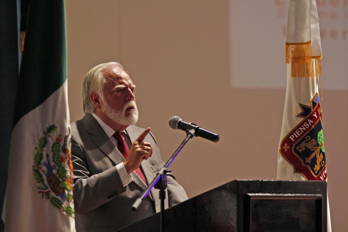 Toma de protesta de Francisco Acosta como director de la Preparatoria 2
