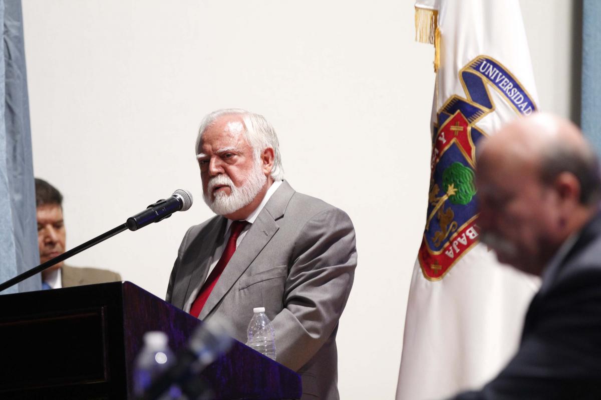Toma de protesta de Francisco Acosta como director de la Preparatoria 2