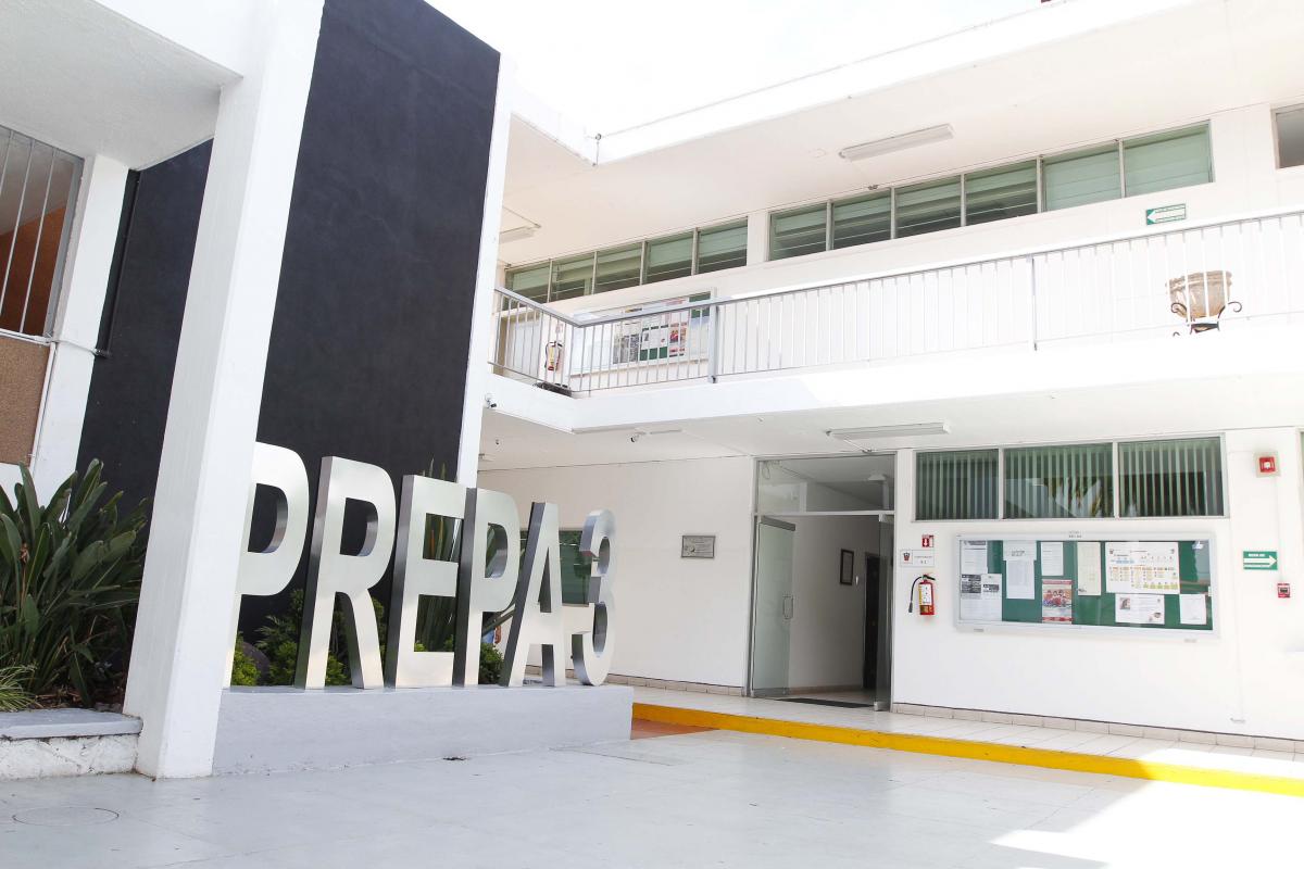 Toma de protesta de Carlos Márquez como director de la Preparatoria 3 