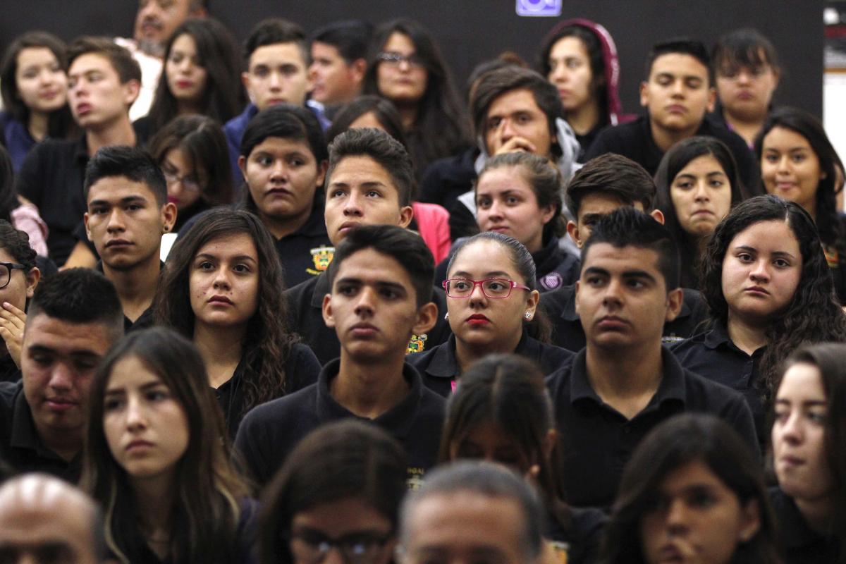 Toma de protesta de Carlos Márquez como director de la Preparatoria 3 