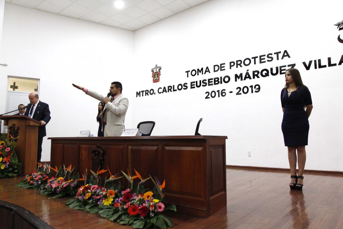 Toma de protesta de Carlos Márquez como director de la Preparatoria 3 