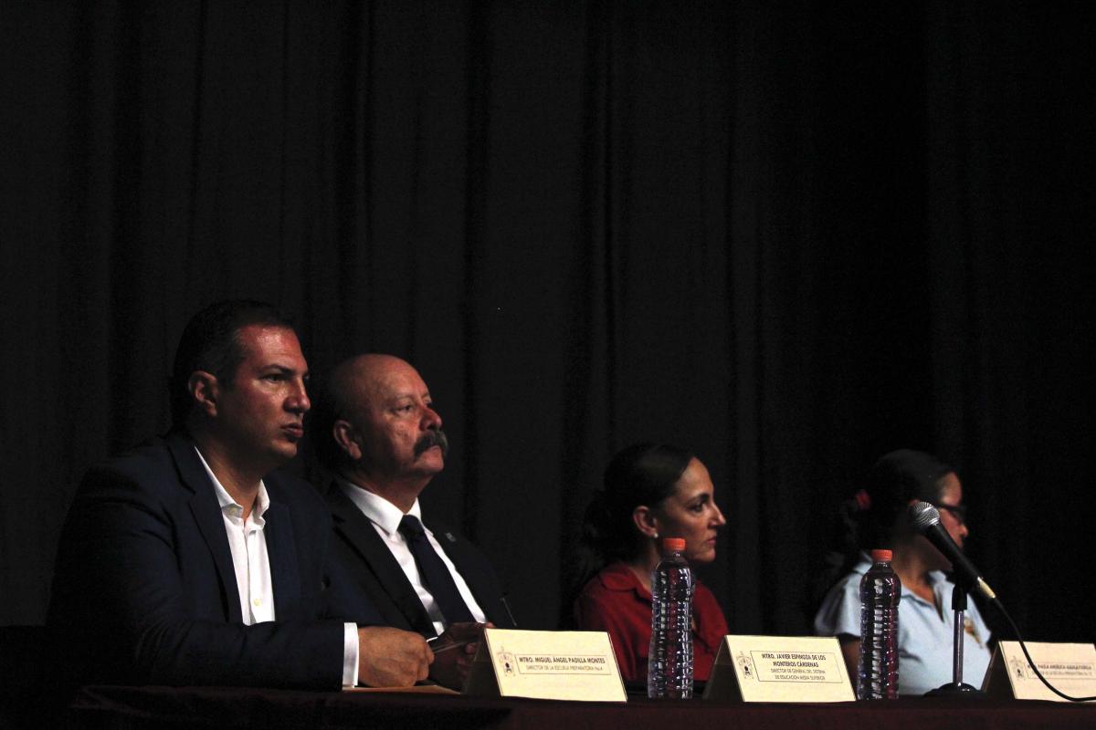 Toma de protesta de Miguel Padilla como director de la Preparatoria 4