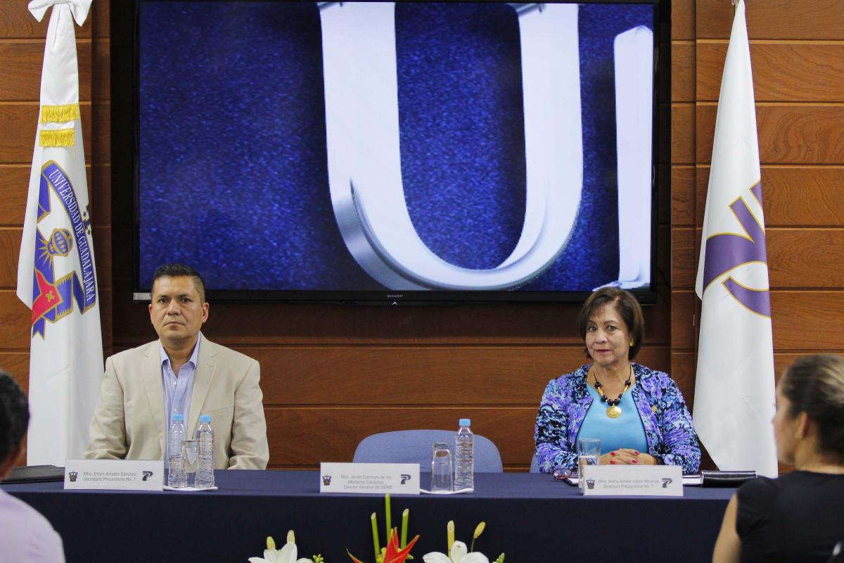 Toma de protesta de Arcelía López como directora de la Preparatoria 7