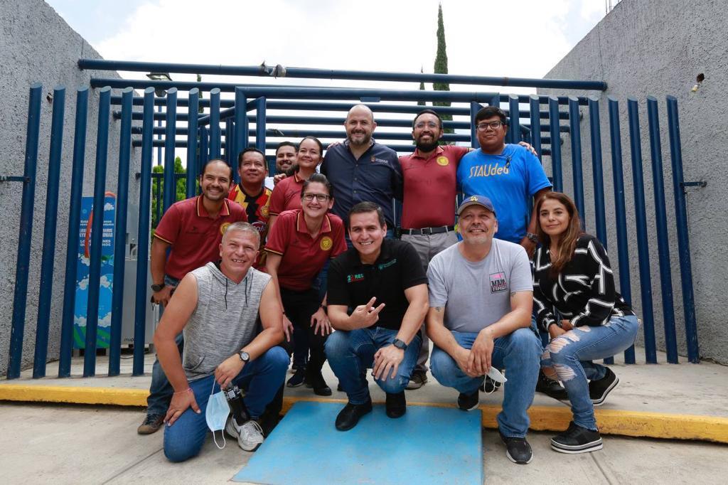 Autoridades del evento en instalaciones del plantel