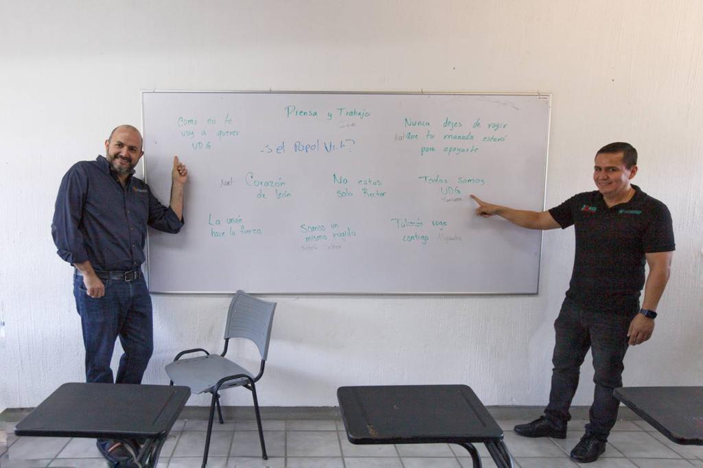 Doctor Ricardo Villanueva y maestro César Barba