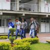 Alumnos en patio del plantel