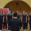 Grupo de jóvenes entonando el himno de Jalisco