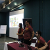 Autoridades del evento frente a asistentes