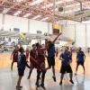 Alumnos en partido de basquetbol