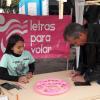 Alumnos en estand
