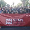 Alumnos en desfile