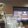 Directora del plantel en pódium