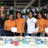 Alumnos en laboratorio de alimentos