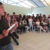 Docente frente a grupo en aula