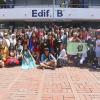 Director de la Preparatoria 2, licenciado José Francisco Acosta, con un grupo de alumnos disfrazados de diversos personajes