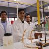 Alumnos en laboratorio