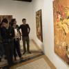 Alumnos en exposición de obra de arte