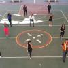 Personas realizan ejercicio en patio del plantel
