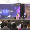 Autoridades del evento frente a asistentes